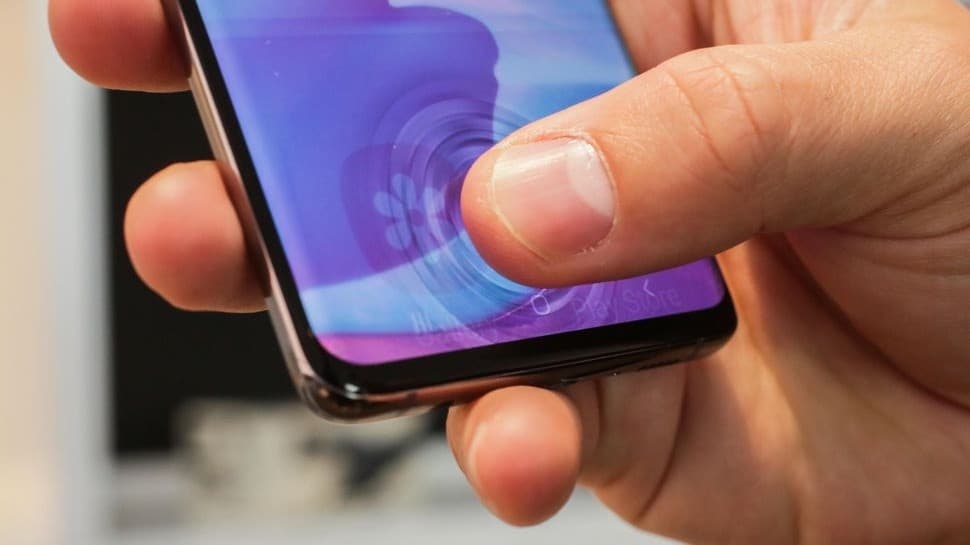 Galaxy S10+’ning barmoq izlari skanerini aldashga muvaffaq bo‘lindi 