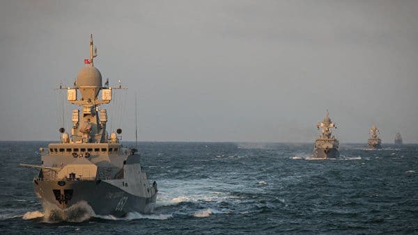 Эрон ва Россия ҳамкорликда ҳарбий-денгиз машғулотлари ўтказади