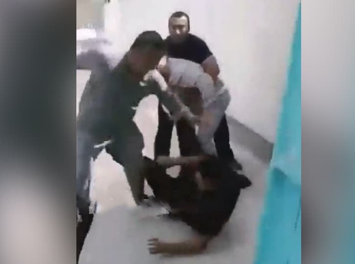 Видео: в Сурхандарье избили сотрудника БПИ за то, что он отключил свет в доме 