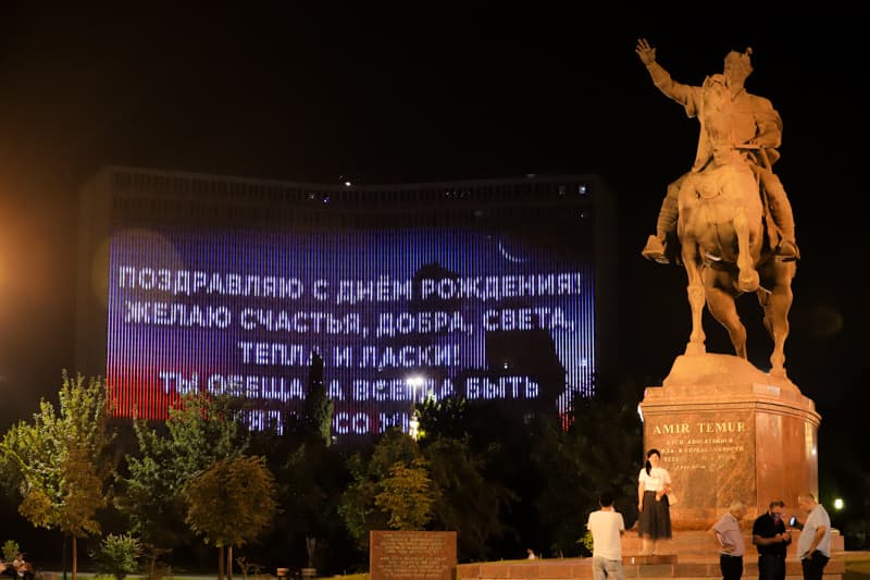 Toshkentda yarim kechasi o‘xshashi yo‘q tabrik yo‘llandi