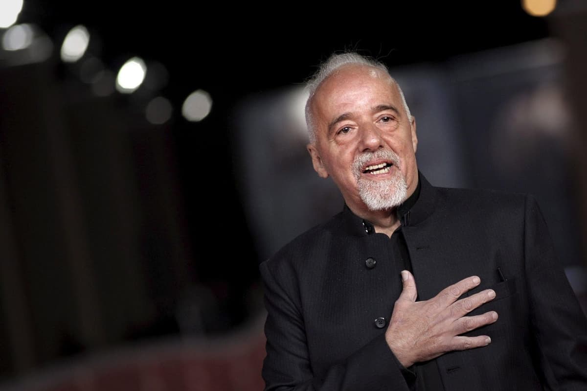 Paulo Koelo Braziliya prezidentining so‘zlari uchun fransuzlardan uzr so‘radi