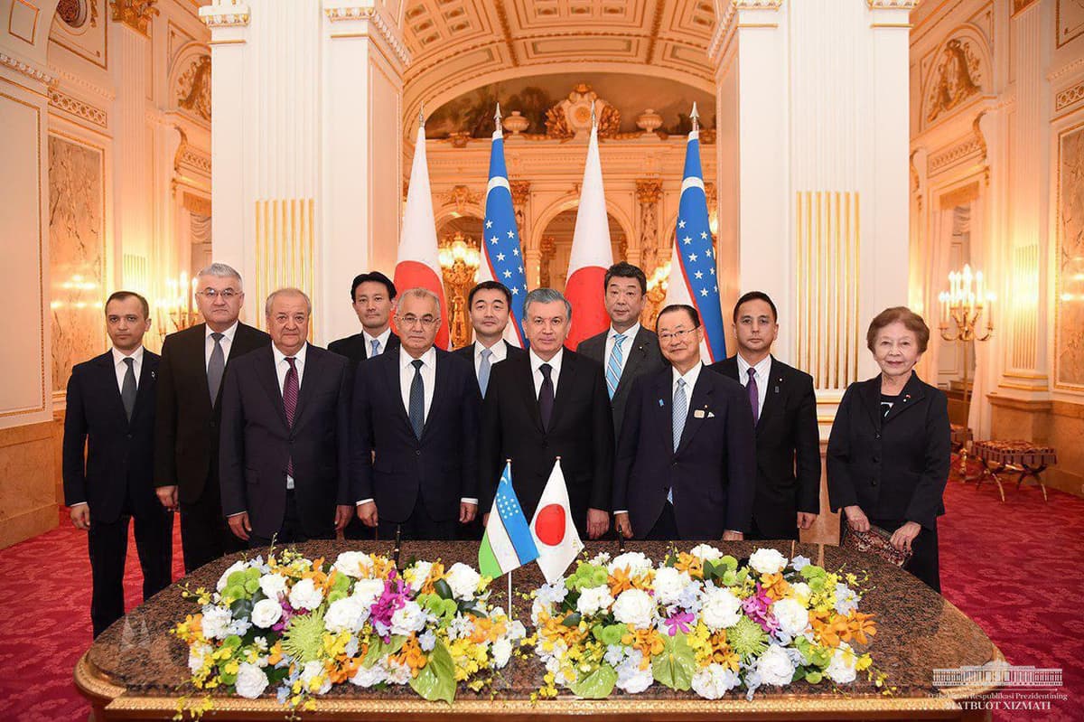 Shavkat Mirziyoyev Yaponiya parlamentining O‘zbekiston bilan do‘stlik ligasi a'zolari bilan uchrashdi 