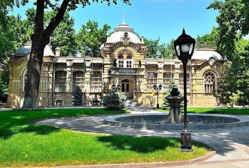 В Ташкенте реконструируют бывшую резиденцию князя Романова