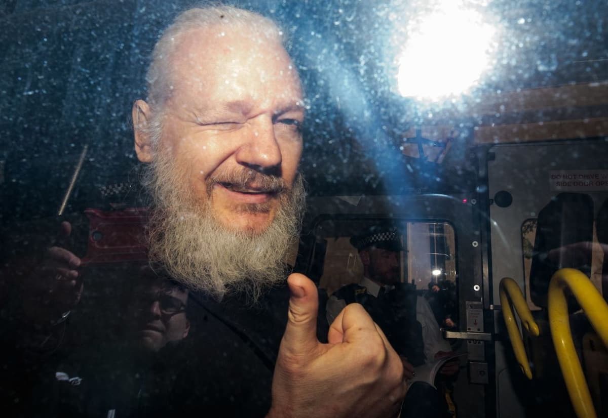 Amerikaning dushmani – Julian Assanj haqiqatgo‘y jurnalistmi, shuhratparast xakermi yo kiberqahramon?