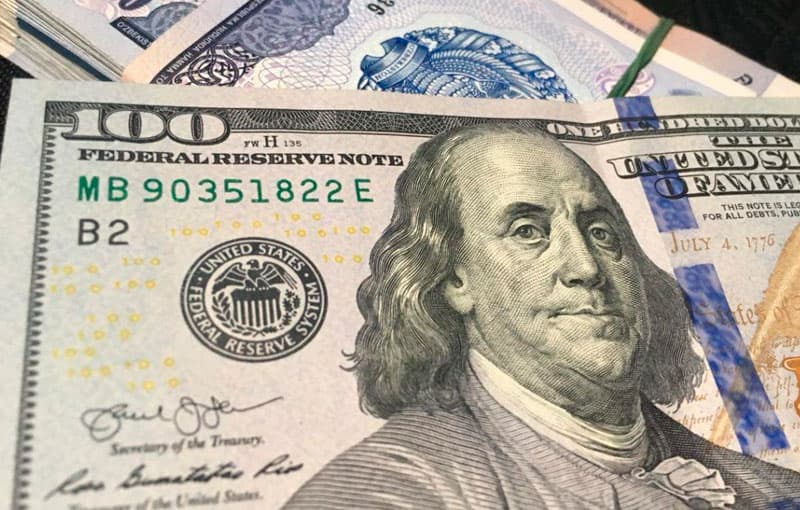 So‘m valuta birjasida mustahkamlanishda davom etmoqda