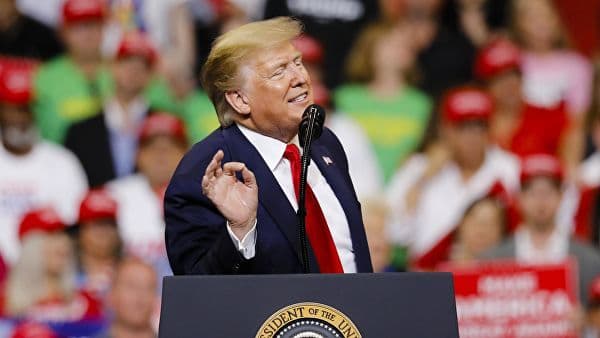 Трамп: «АҚШнинг ҳамма душманлари қўрқувдан қочади»