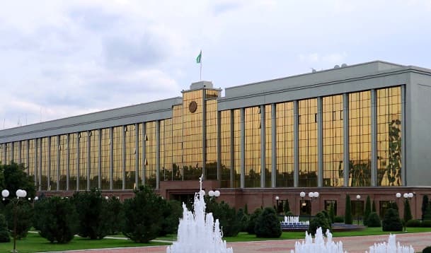 В Узбекистане ликвидируют 295 госпредприятий
