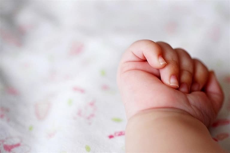 Qashqadaryoda muqaddam sudlangan shaxs bir oylik o‘g‘lini sotayotgan vaqtida ushlandi