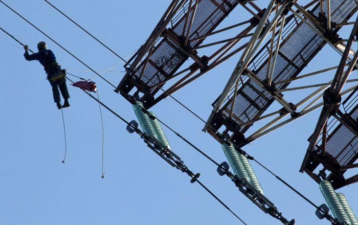 «Turkmanenergo» elektr uzatish tarmog‘ida tuzatish-ta'mirlash ishlari olib borilmoqda