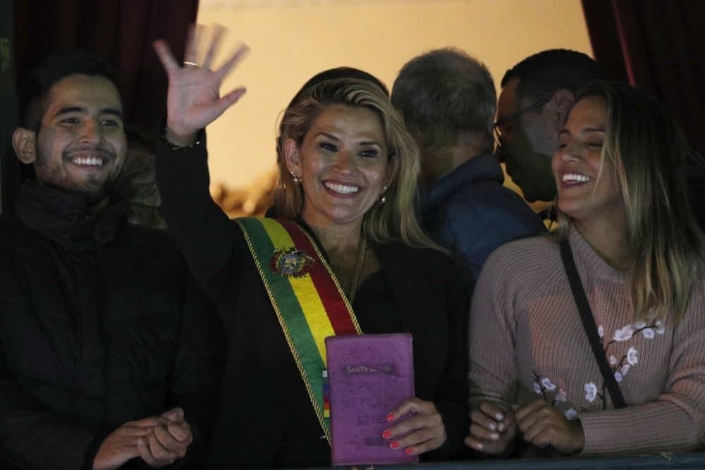 Boliviyaning vaqtinchalik rahbari senator ayol bo‘ldi
