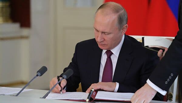 Putin malakali muhojirlarga Rossiya fuqaroligini berishni soddalashtirish to‘g‘risida farmon imzoladi