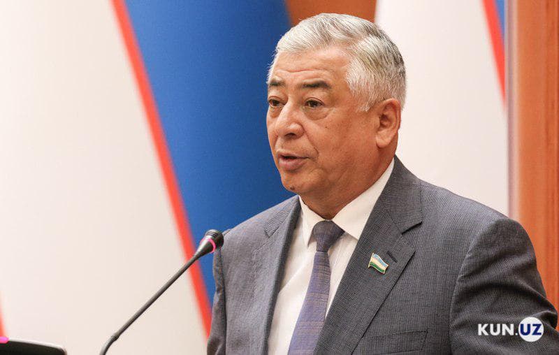 Senator: hamma ham quroldan foydalanish huquqiga ega emas