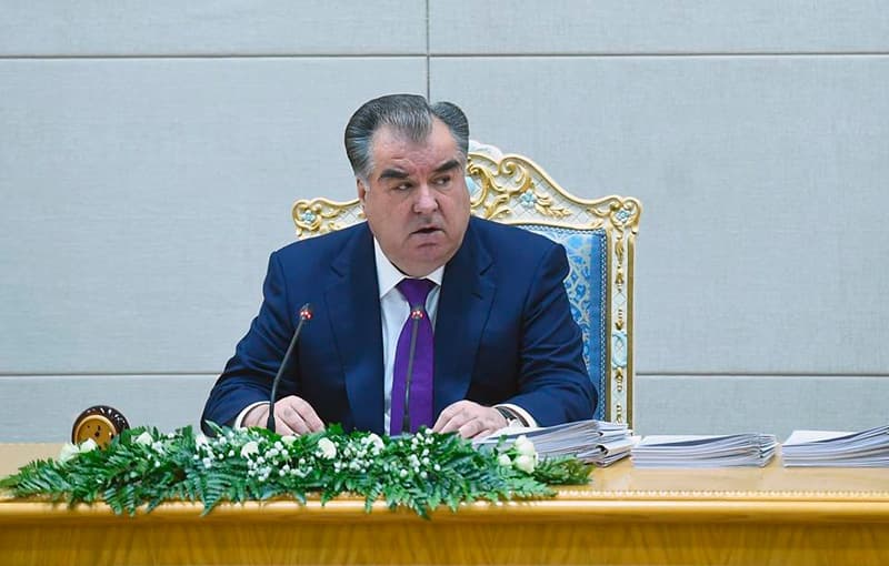 Imomali Rahmon o‘zining ikkita qarorgohini yopishga qaror qildi
