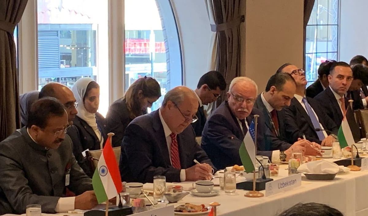 Abdulaziz Komilov Nyu-Yorkda chaqiriq bilan chiqdi