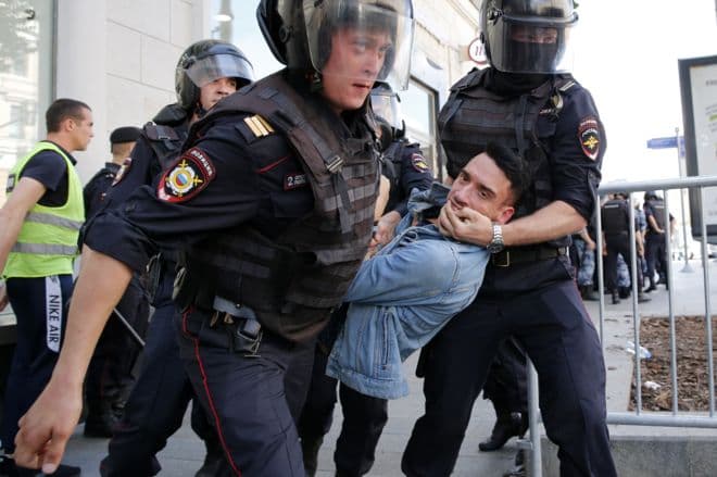 Москвадаги митингда 300га яқин киши ушланди