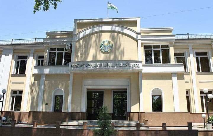 Qo‘shrabotda shifokor sababsiz haqoratlanib, kaltaklandi
