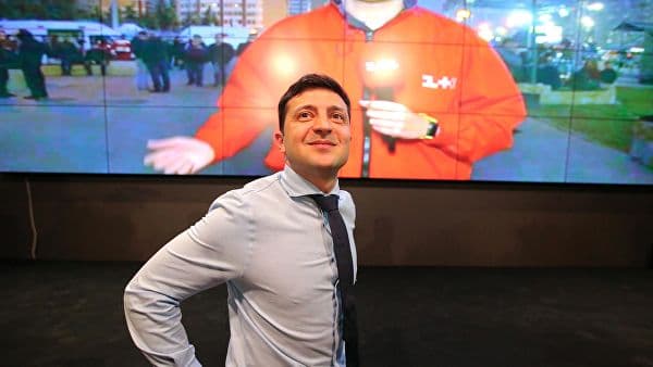 Порошенко штабида Зеленский Чарли Чаплинга қиёсланди