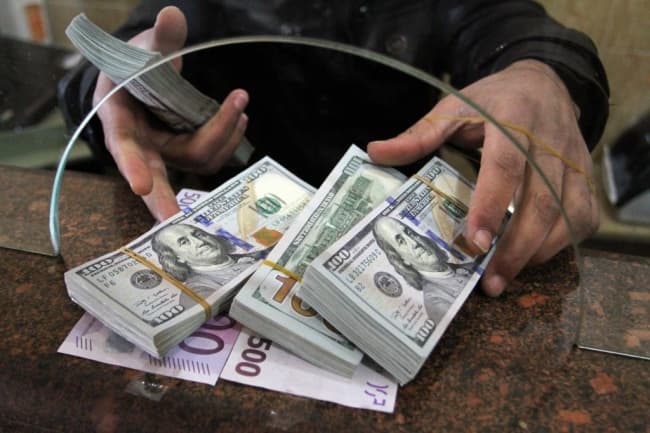 Farmers and entrepreneurs are prohibited to withdraw cash from their bank accounts in foreign currencies