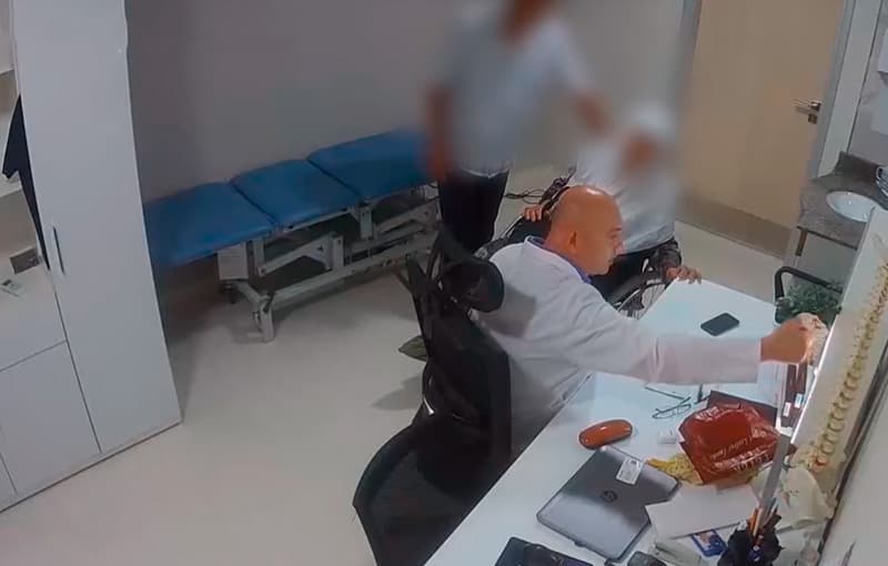 Yangi tafsilotlar: Andijondagi tibbiyot xodimiga nisbatan tajovuzga «AKFA Med line» klinikasi shifokorining aloqasi yo‘q