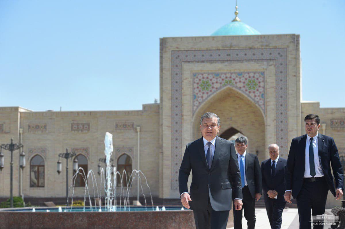 Shavkat Mirziyoyev Suzuk ota majmuasiga tashrif buyurdi 