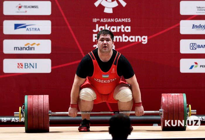 IWF o‘zbekistonlik og‘ir atletikachi Rustam Jangaboyevni sportdan vaqtincha chetlatdi