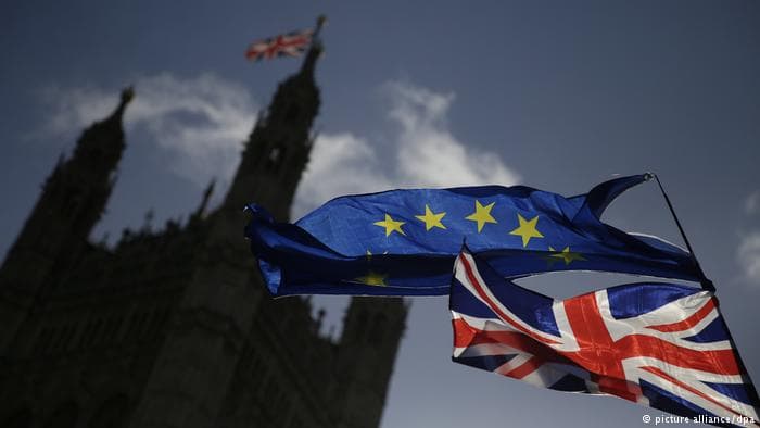 Yevroittifoq Brexit'ni kechiktirish bo‘yicha ikkita variantni ma'qulladi