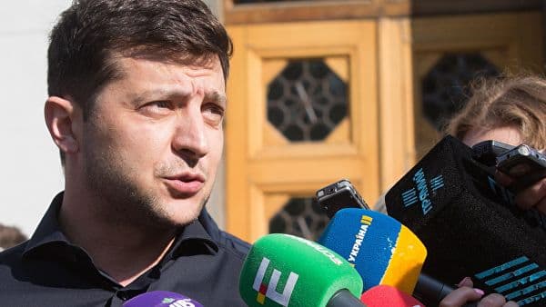Зеленский АҚШдан Россияга қарши санкцияларни кучайтиришни сўради