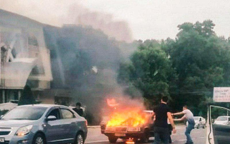 Возгорания автомобилей в Ташкенте: правда ли, что фары виноваты? 