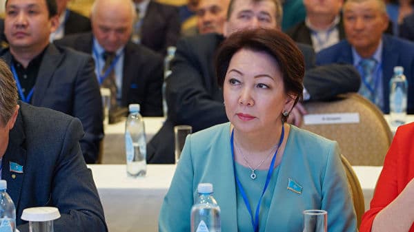 Қозоғистонда илк бор аёл киши президентликка номзод сифатида рўйхатга олинди