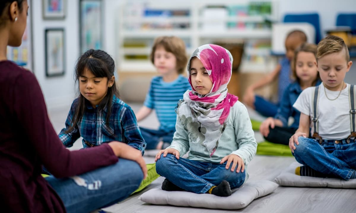 Meditatsiya darslari maktab o‘quvchilariga zo‘riqishni yengishda yordam beradimi?