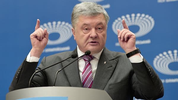 Poroshenko saylovlarda yutgudek bo‘lsa barcha gubernatorlarni iste'foga jo‘natishini aytdi
