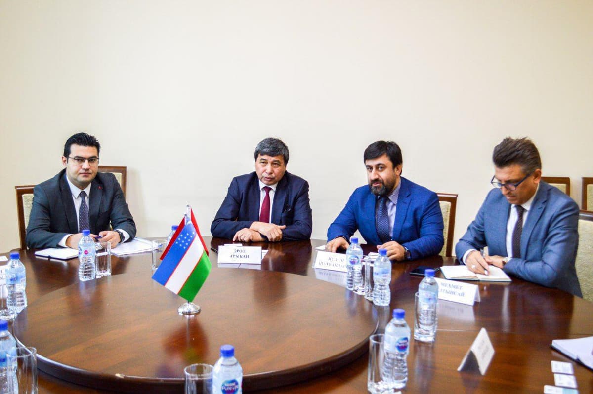 O‘zbekiston va Turkiya temir yo‘l orqali multimodal yuk tashishni muhokama qildi