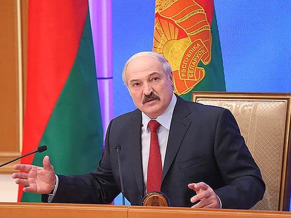 Лукашенко ҳокимиятни ўғилларига топширмаслигини айтди 