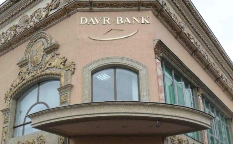 Toshkentda «Davr bank»ning ikki xodimi o‘nlab million so‘m mablag‘ni talon-toroj qilganlikda gumonlanib qo‘lga olindi