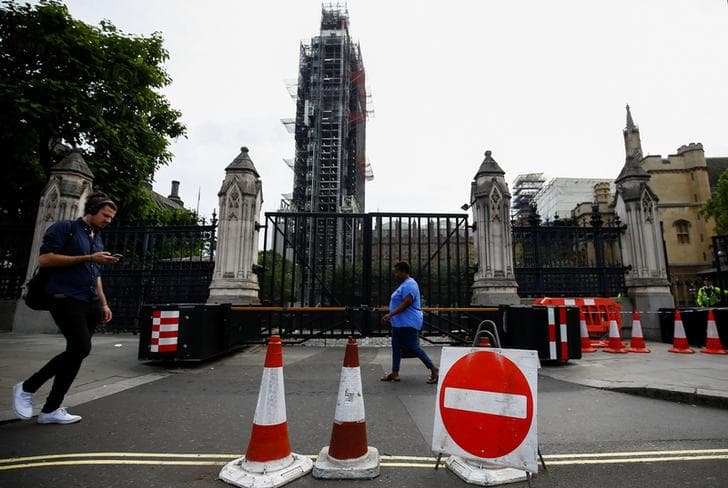 Britaniya parlamenti ishi to‘xtatilishiga qarshi petitsiyani 100 mingdan ortiq kishi imzoladi