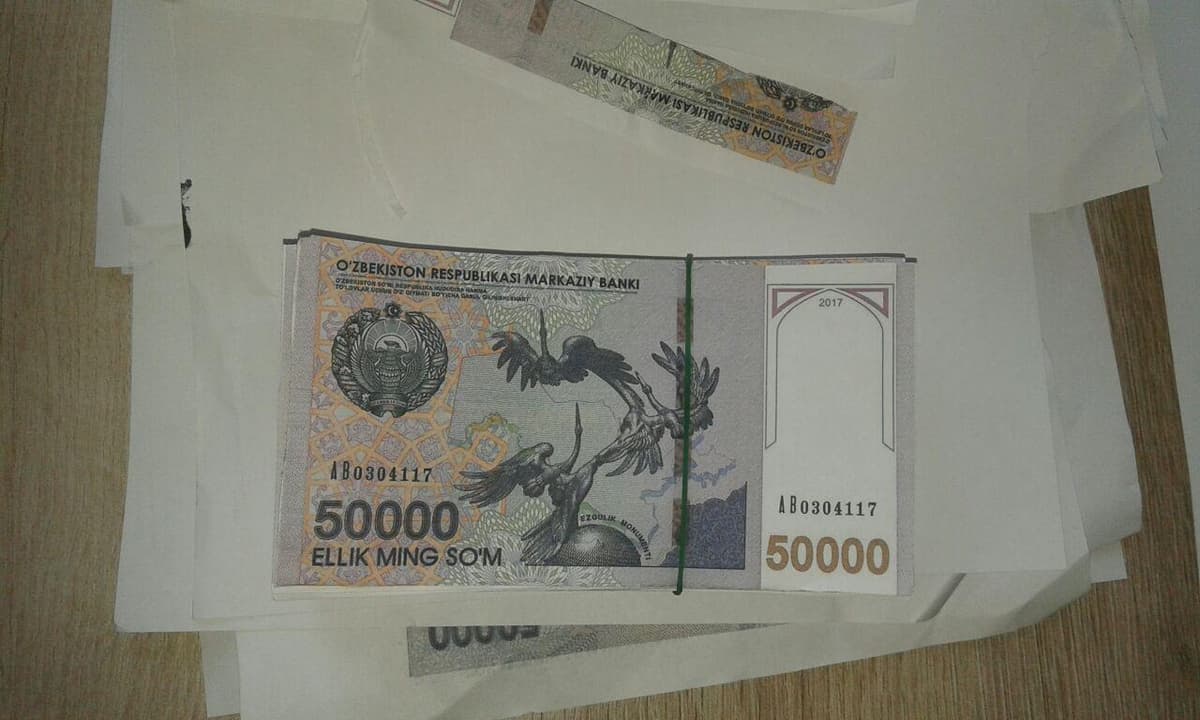 Qashqadaryodagi maktabning yoshlar yetakchisi qalbaki pullar tayyorlagan