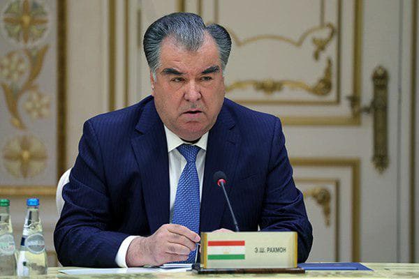 Imomali Rahmon 99 nafar mahbusni afv etishdan bosh tortdi