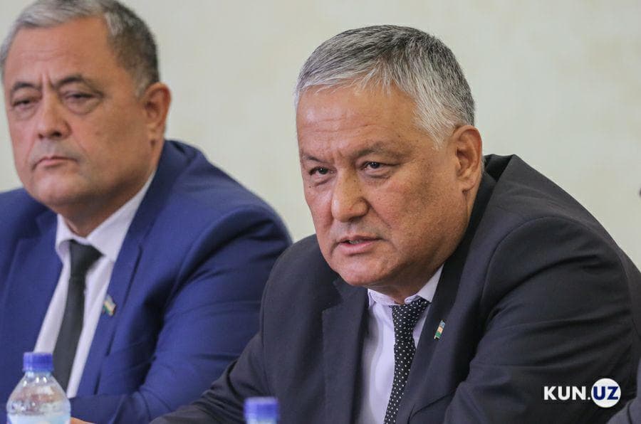 Senator: «Odamlar valuta muomalasida nima noqonuniyligini bilmaydi. Bundan nazorat organlari foydalanib qolmoqda»
