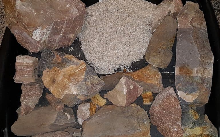 Sardiniyada yuki orasida 45 kg qum va toshni olib chiqmoqchi bo‘lgan sayyoh ushlandi