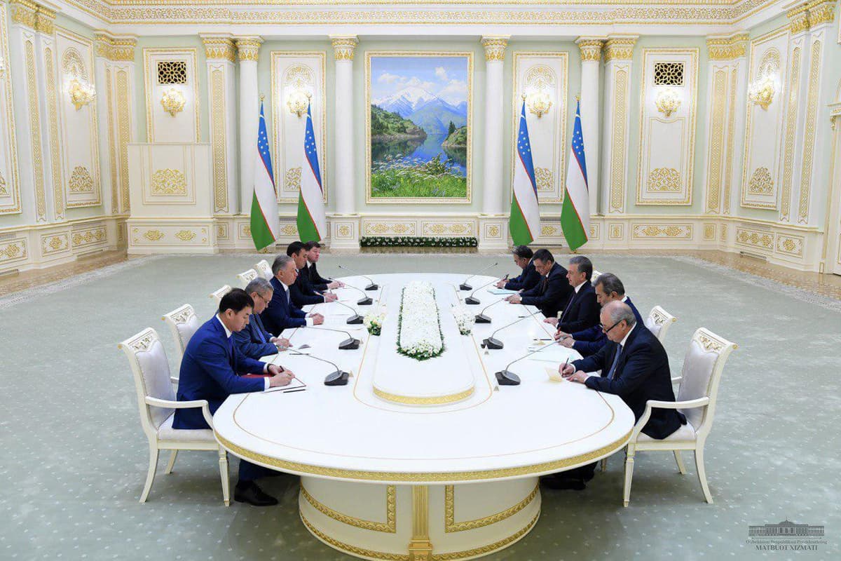 Шавкат Мирзиёев Қозоғистон парламенти Мажлиси раисини қабул қилди
