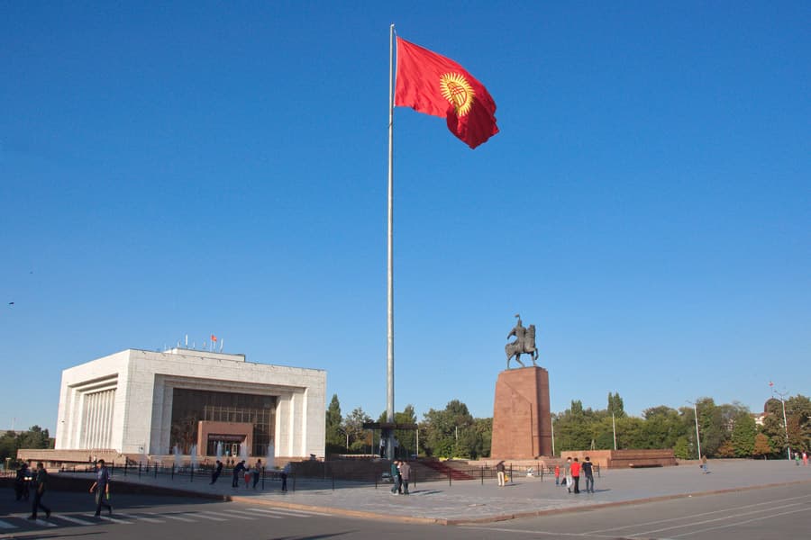 Бишкек предлагают переименовать в Манас