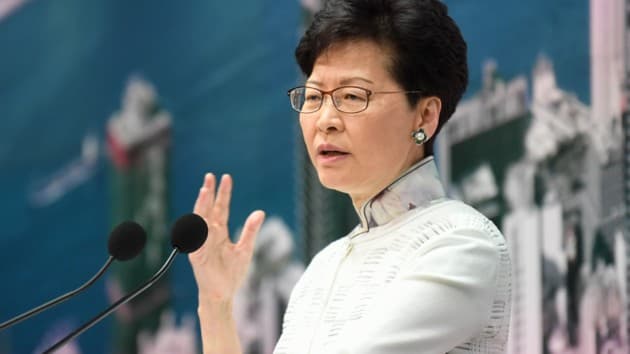 Hongkong rahbari iste'foga chiqishdan bosh tortdi