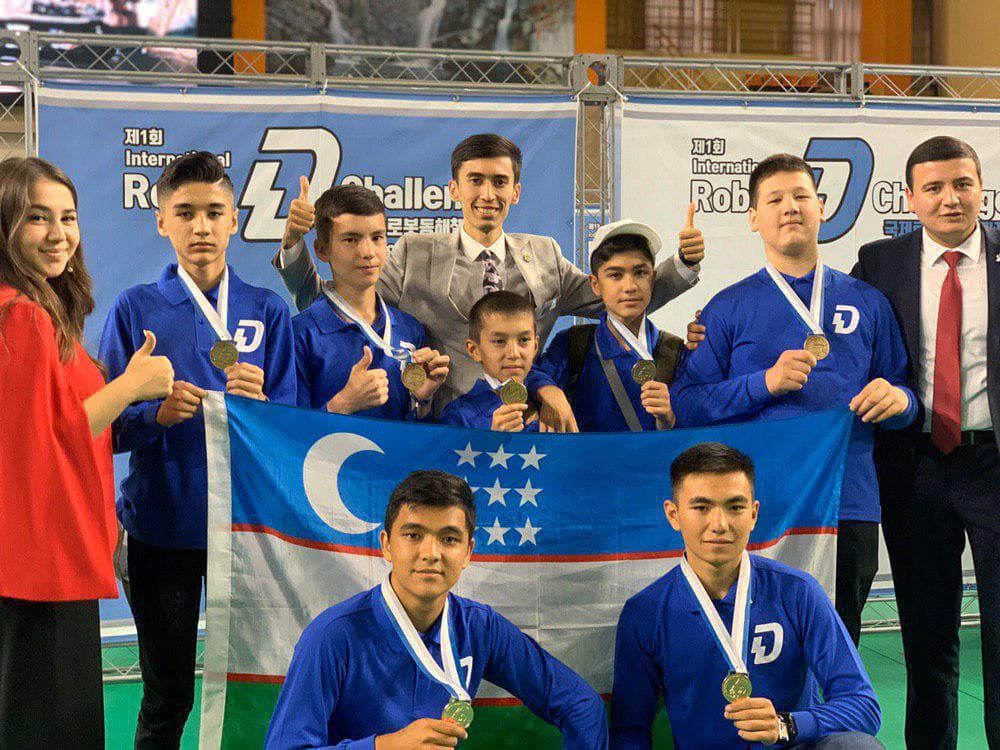 Сборная Узбекистана завоевала первую медаль на международном чемпионате робототехники