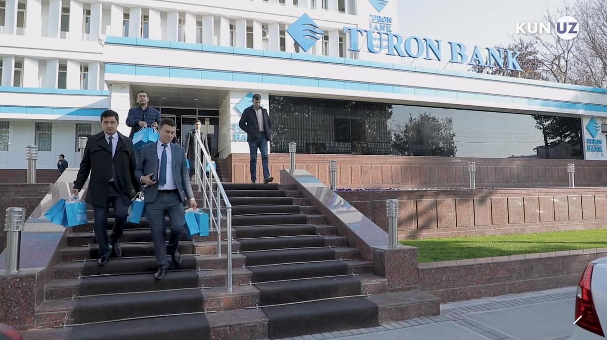 Ibrat: «Turonbank» oqqonga chalingan bemorlarga 50 mln so‘mlik dorilar taqdim etdi
