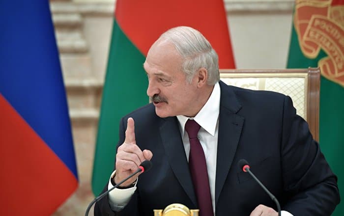 Lukashenko Rossiyadan og‘ir damlarda «katta og‘a» bo‘lishini so‘radi