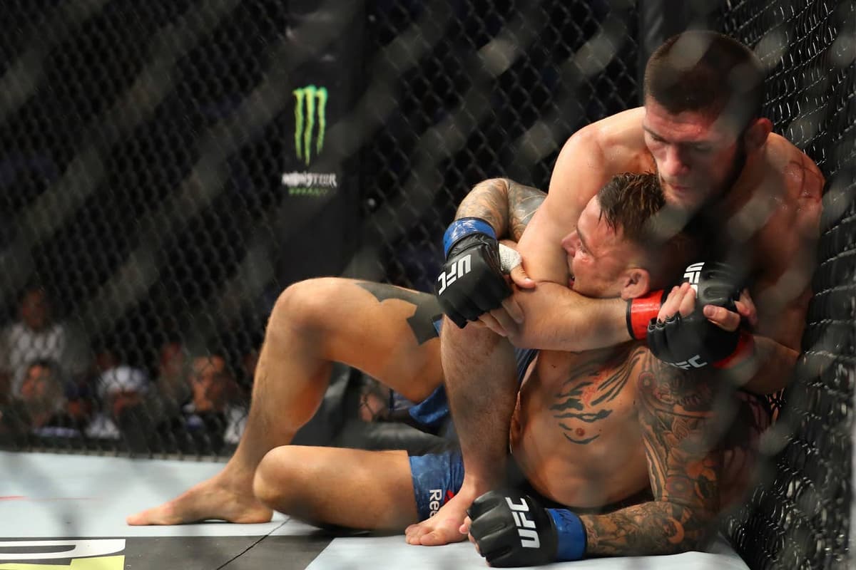 Нурмагомедов защитил титул чемпиона UFC в бою с Пуарье