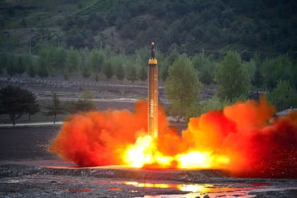 Shimoliy Koreyada yana bir marta raketa uchirilgani qayd qilindi