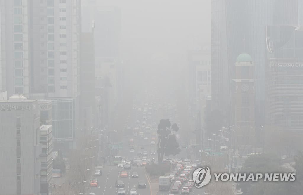 Janubiy Koreya 6 kundan beri smog bilan qoplangan, favqulodda choralar ko‘rilmoqda 