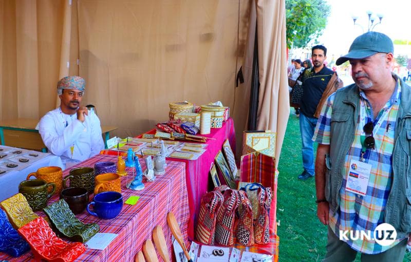 Fotoreportaj: Qo‘qondagi festivalda xorijlik ustalar ham o‘z ko‘rgazmalarini namoyish etishmoqda