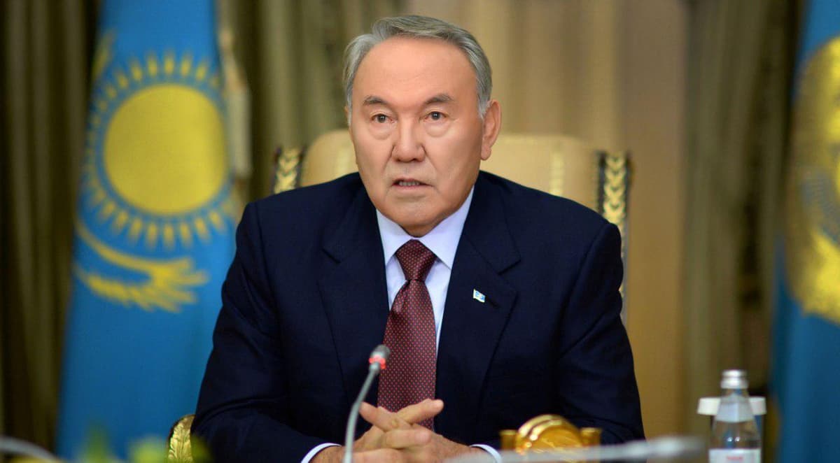 Назарбаев объявил об отставке